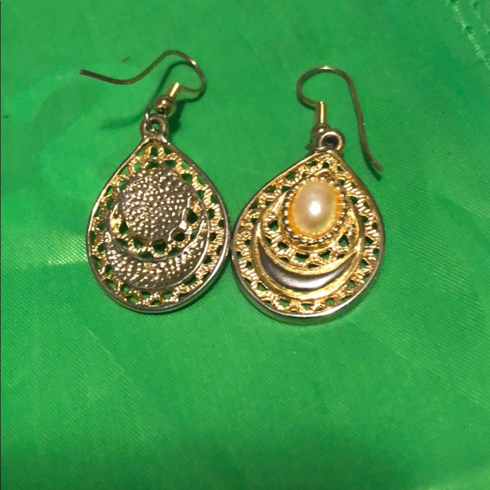 Used earrings 2” - Picture 3 of 5